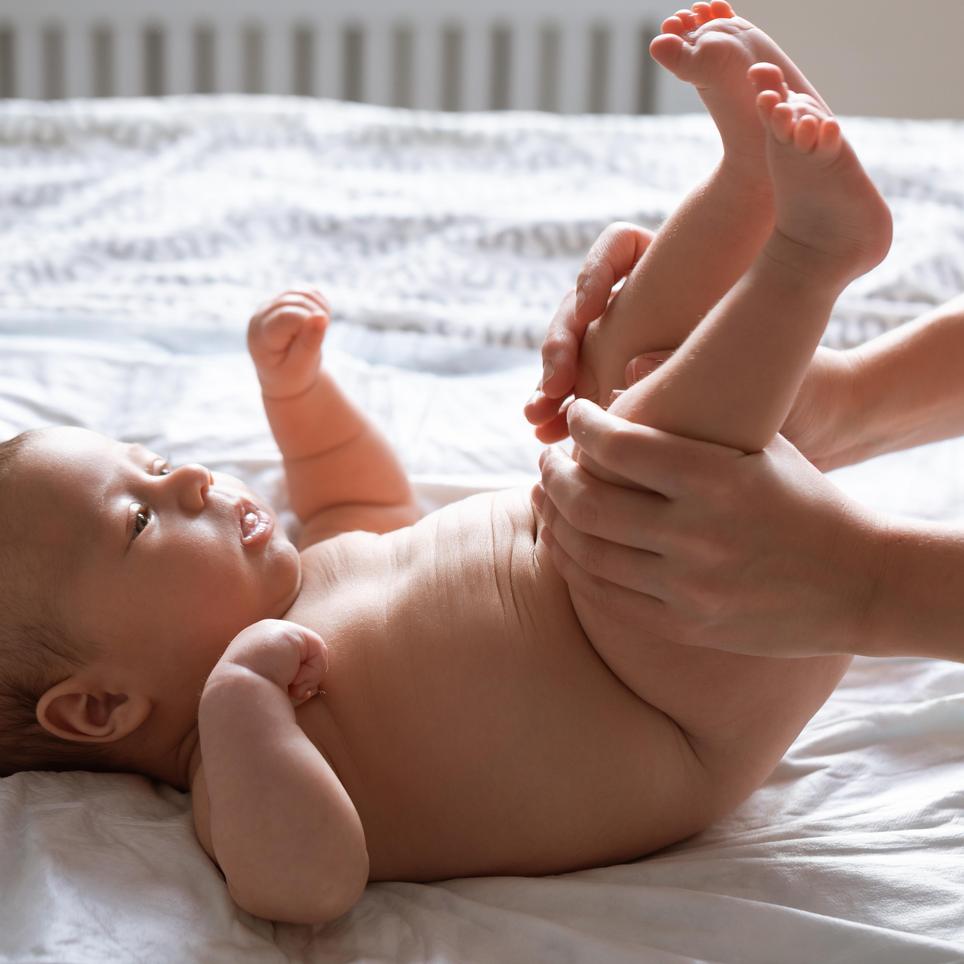 Masajes para bebe para shops que haga popo